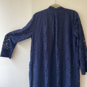 Navy blue lace lined duster with pockets!